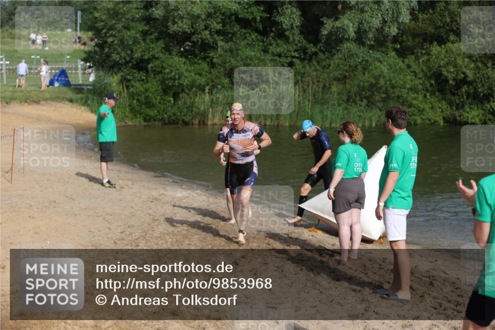 21.06.2026 - 29. Vierlanden-Triathlon Andreas Tolksdorf http://msf.ph/oto/9853968 21.06.2026 08:45:50 Schwimmen 84, 89, 131, 147, 165 meine-sportfotos.de