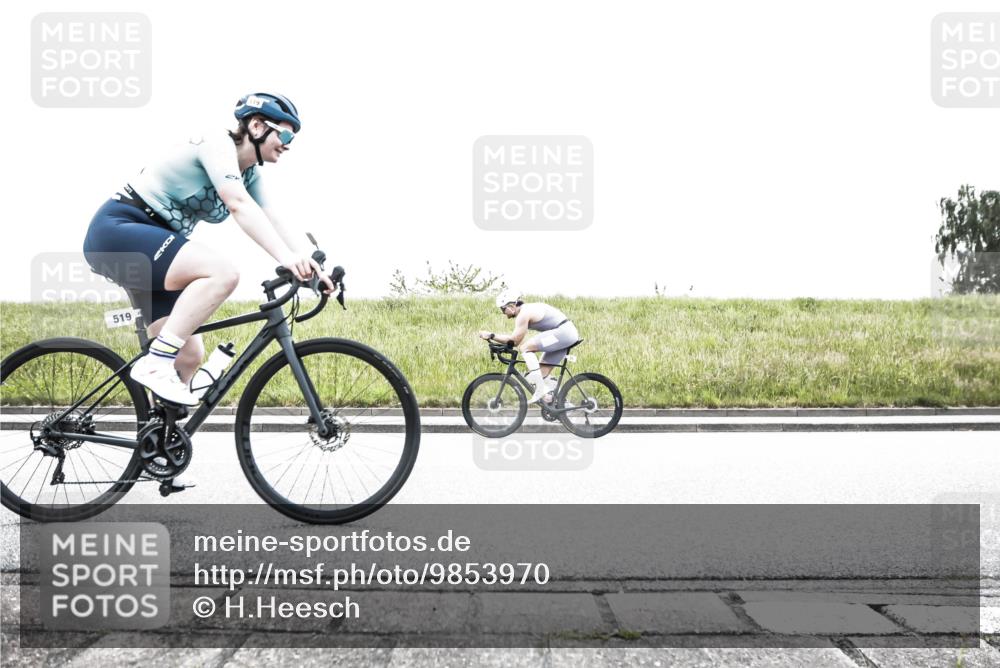 21.06.2026 - 29. Vierlanden-Triathlon H.Heesch http://msf.ph/oto/9853970 21.06.2026 10:29:30 Radfahren 15, 35, 176, 516, 519, 533, 581 meine-sportfotos.de