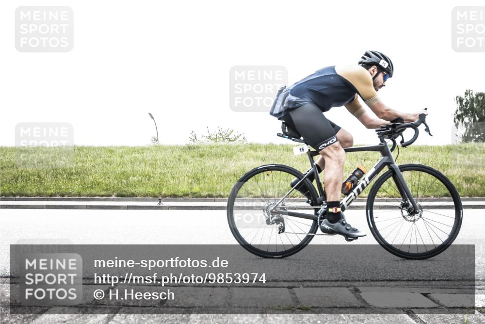 21.06.2026 - 29. Vierlanden-Triathlon H.Heesch http://msf.ph/oto/9853974 21.06.2026 10:29:33 Radfahren 15, 516, 519, 524, 581 meine-sportfotos.de