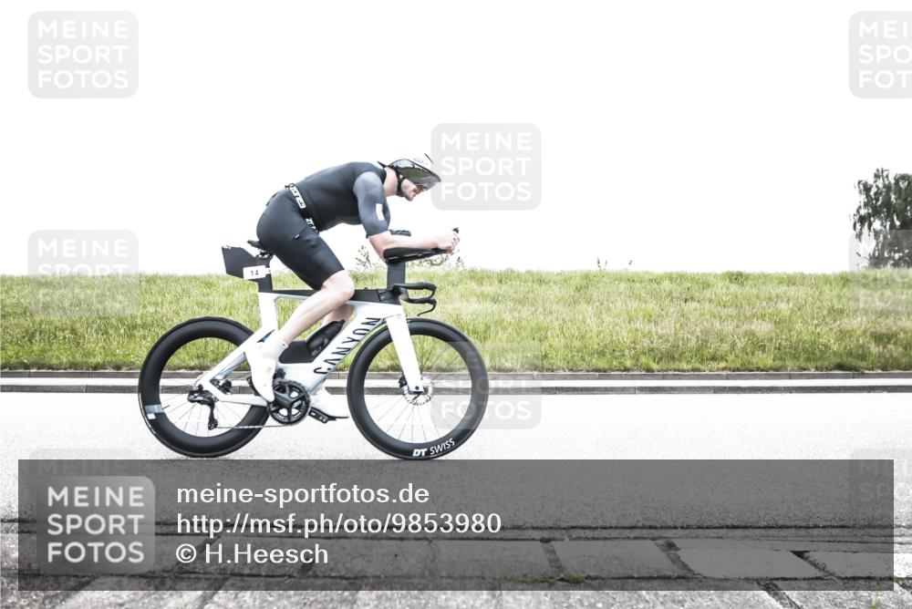 21.06.2026 - 29. Vierlanden-Triathlon H.Heesch http://msf.ph/oto/9853980 21.06.2026 10:29:44 Radfahren 14, 518, 524, 557, 605 meine-sportfotos.de