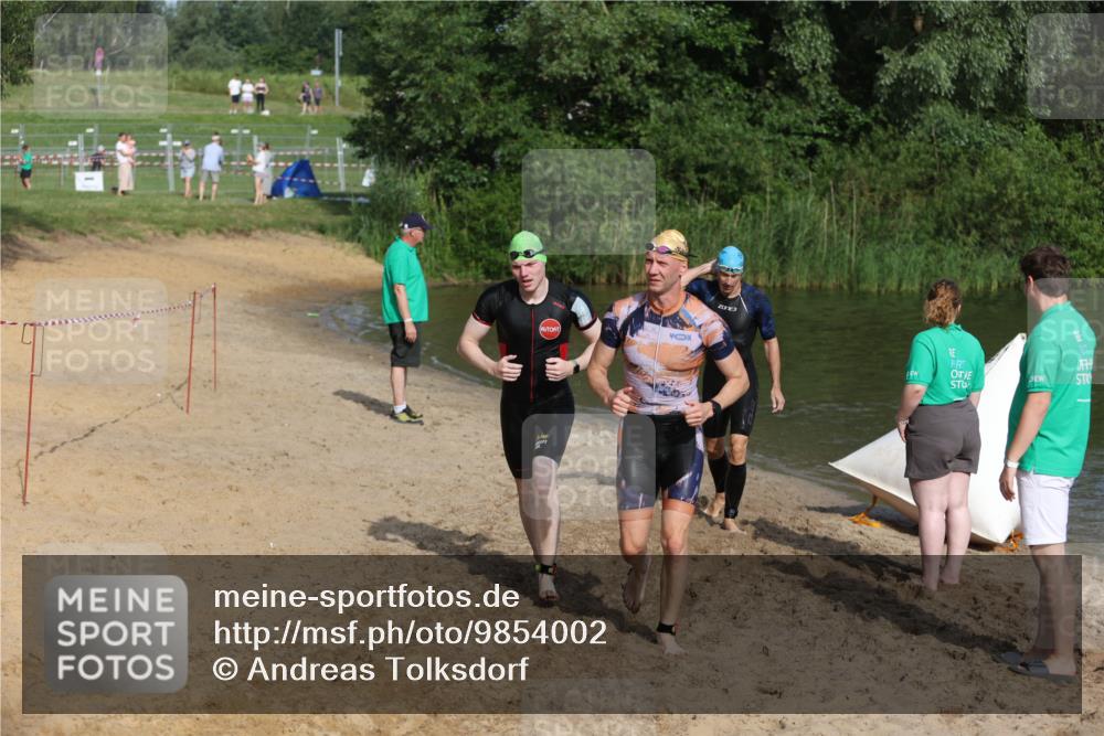 21.06.2026 - 29. Vierlanden-Triathlon Andreas Tolksdorf http://msf.ph/oto/9854002 21.06.2026 08:45:51 Schwimmen 84, 89, 131, 147, 165 meine-sportfotos.de