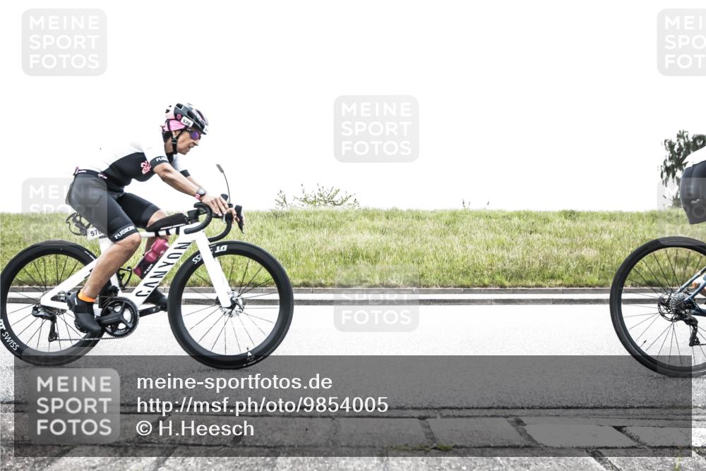 21.06.2026 - 29. Vierlanden-Triathlon H.Heesch http://msf.ph/oto/9854005 21.06.2026 10:30:22 Radfahren 522, 527, 539, 546, 568, 570 meine-sportfotos.de