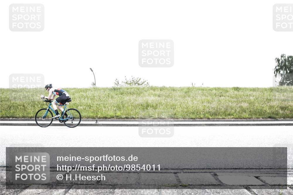 21.06.2026 - 29. Vierlanden-Triathlon H.Heesch http://msf.ph/oto/9854011 21.06.2026 10:30:37 Radfahren 158, 307, 365, 556, 579 meine-sportfotos.de