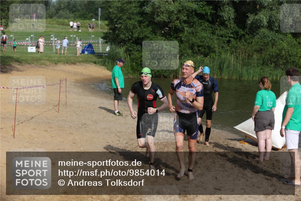 21.06.2026 - 29. Vierlanden-Triathlon Andreas Tolksdorf http://msf.ph/oto/9854014 21.06.2026 08:45:51 Schwimmen 84, 89, 131, 147, 165 meine-sportfotos.de