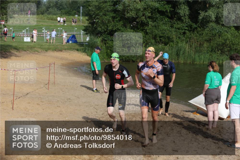 21.06.2026 - 29. Vierlanden-Triathlon Andreas Tolksdorf http://msf.ph/oto/9854018 21.06.2026 08:45:52 Schwimmen 84, 89, 131, 147, 165 meine-sportfotos.de