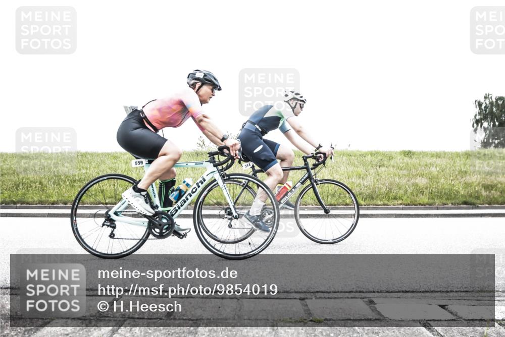 21.06.2026 - 29. Vierlanden-Triathlon H.Heesch http://msf.ph/oto/9854019 21.06.2026 10:30:49 Radfahren 142, 174, 192, 294, 314, 366, 512, 534, 559, 586 meine-sportfotos.de