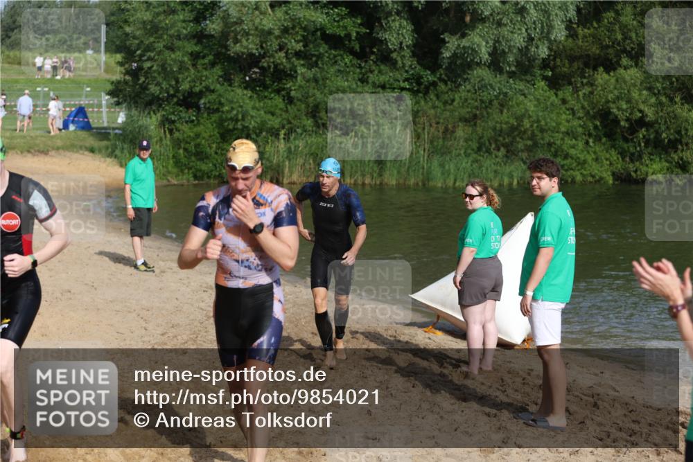 21.06.2026 - 29. Vierlanden-Triathlon Andreas Tolksdorf http://msf.ph/oto/9854021 21.06.2026 08:45:53 Schwimmen 84, 89, 131, 147 meine-sportfotos.de