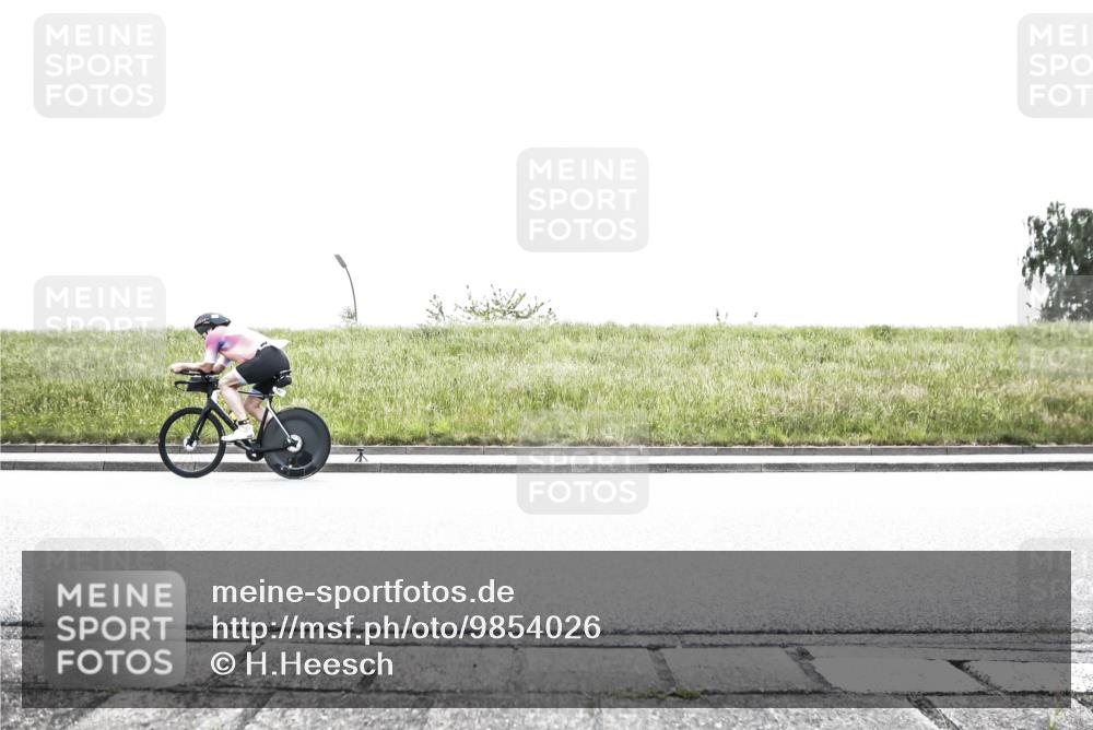 21.06.2026 - 29. Vierlanden-Triathlon H.Heesch http://msf.ph/oto/9854026 21.06.2026 10:31:00 Radfahren 142, 175, 360, 505, 523, 580, 623 meine-sportfotos.de