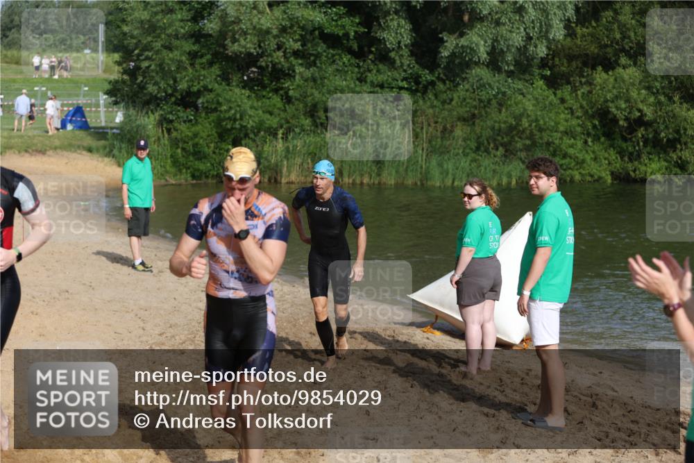21.06.2026 - 29. Vierlanden-Triathlon Andreas Tolksdorf http://msf.ph/oto/9854029 21.06.2026 08:45:53 Schwimmen 84, 89, 131, 147 meine-sportfotos.de