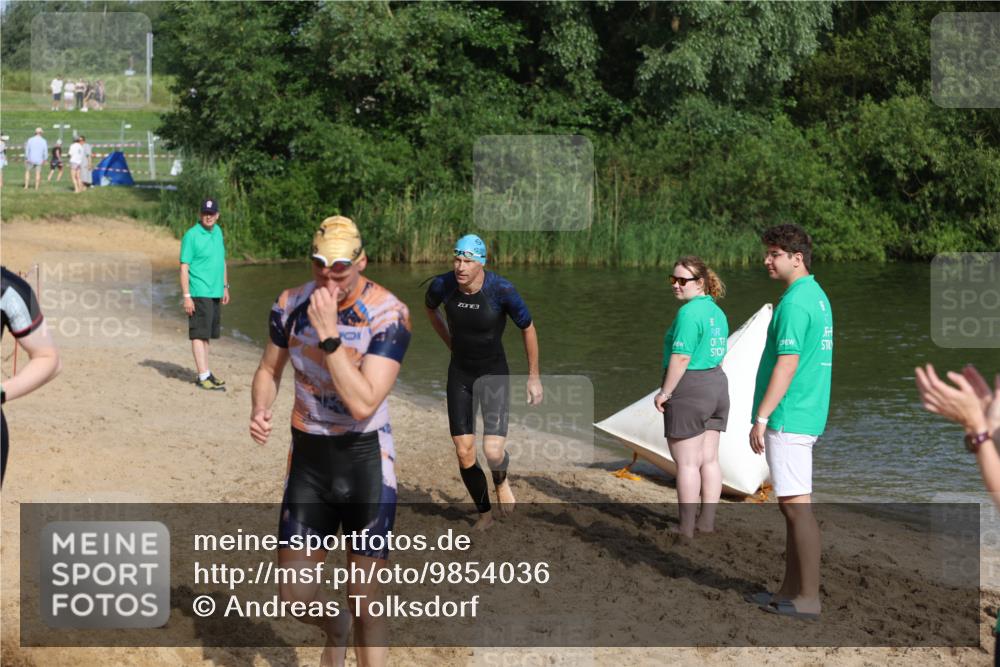 21.06.2026 - 29. Vierlanden-Triathlon Andreas Tolksdorf http://msf.ph/oto/9854036 21.06.2026 08:45:53 Schwimmen 84, 89, 131, 147 meine-sportfotos.de