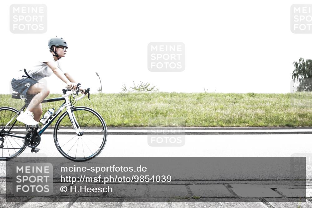 21.06.2026 - 29. Vierlanden-Triathlon H.Heesch http://msf.ph/oto/9854039 21.06.2026 10:31:34 Radfahren 145, 221, 337, 489, 510 meine-sportfotos.de