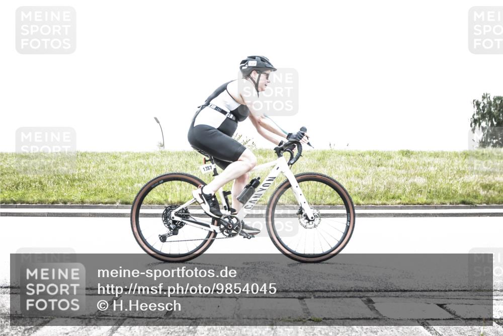 21.06.2026 - 29. Vierlanden-Triathlon H.Heesch http://msf.ph/oto/9854045 21.06.2026 10:31:45 Radfahren 123, 202, 226, 301, 308, 389, 1357 meine-sportfotos.de
