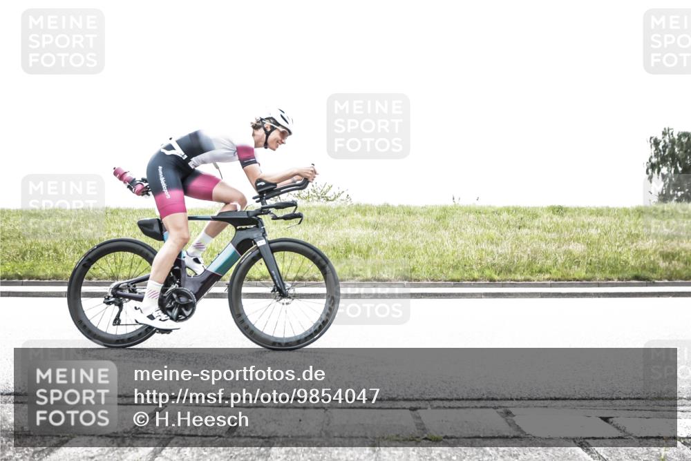 21.06.2026 - 29. Vierlanden-Triathlon H.Heesch http://msf.ph/oto/9854047 21.06.2026 10:31:50 Radfahren 202, 226, 308, 389, 441, 1357 meine-sportfotos.de