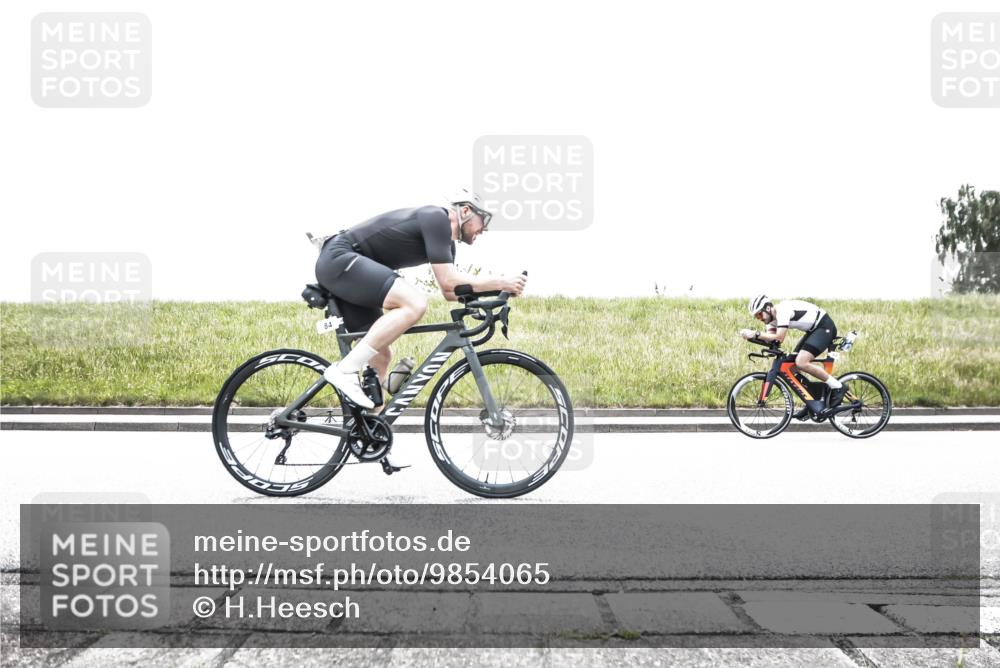 21.06.2026 - 29. Vierlanden-Triathlon H.Heesch http://msf.ph/oto/9854065 21.06.2026 10:32:22 Radfahren 13, 84, 165, 169, 199, 312, 594, 595 meine-sportfotos.de