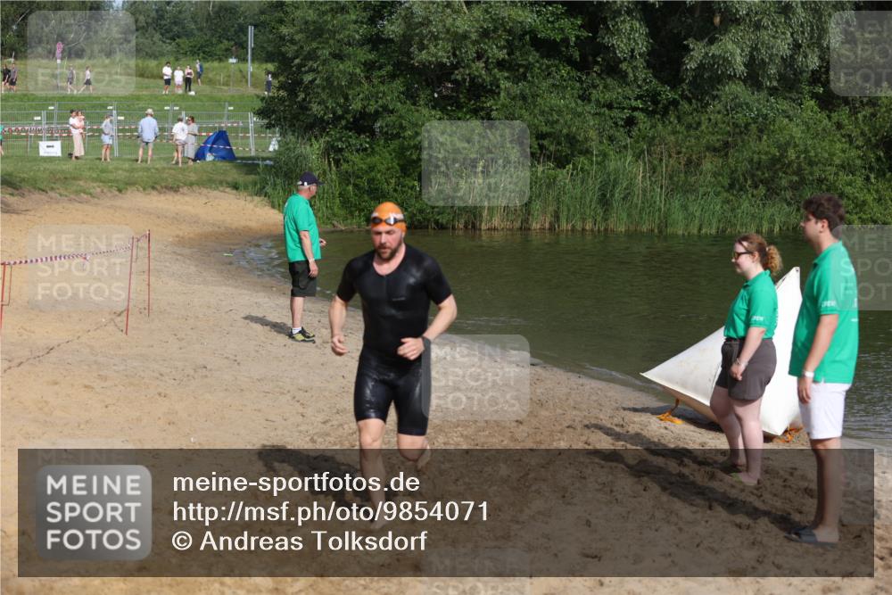 21.06.2026 - 29. Vierlanden-Triathlon Andreas Tolksdorf http://msf.ph/oto/9854071 21.06.2026 08:46:03 Schwimmen 84, 131 meine-sportfotos.de