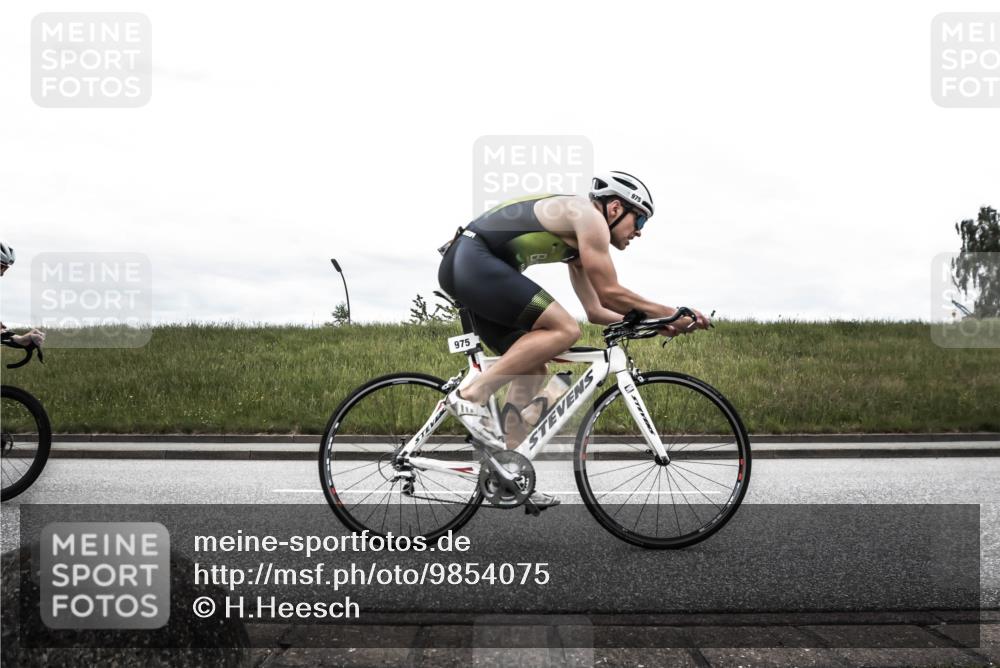 21.06.2026 - 29. Vierlanden-Triathlon H.Heesch http://msf.ph/oto/9854075 21.06.2026 12:06:10 Radfahren 248, 264, 706, 752, 829, 913, 919, 941, 954, 956, 957, 963, 965, 966, 972, 975 meine-sportfotos.de