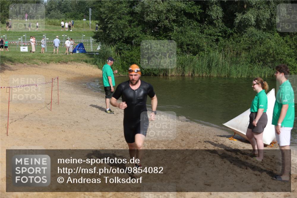 21.06.2026 - 29. Vierlanden-Triathlon Andreas Tolksdorf http://msf.ph/oto/9854082 21.06.2026 08:46:03 Schwimmen 84, 131 meine-sportfotos.de