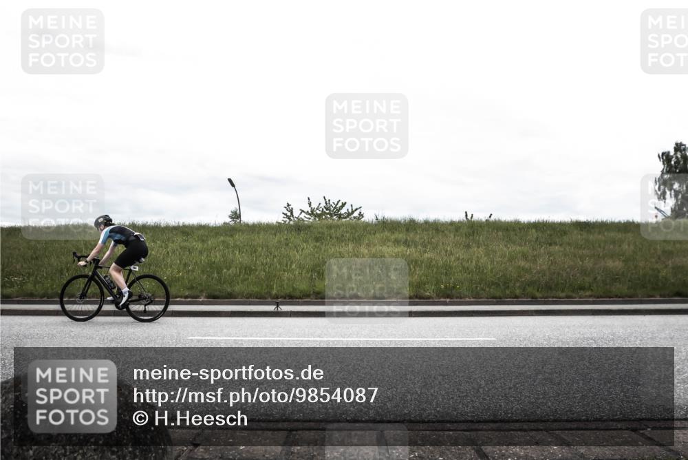 21.06.2026 - 29. Vierlanden-Triathlon H.Heesch http://msf.ph/oto/9854087 21.06.2026 12:06:16 Radfahren 264, 752, 829, 837, 913, 919, 941, 956, 965, 972, 975 meine-sportfotos.de