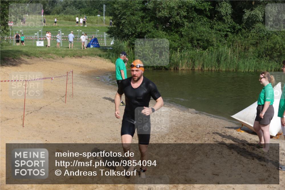 21.06.2026 - 29. Vierlanden-Triathlon Andreas Tolksdorf http://msf.ph/oto/9854094 21.06.2026 08:46:03 Schwimmen 84, 131 meine-sportfotos.de