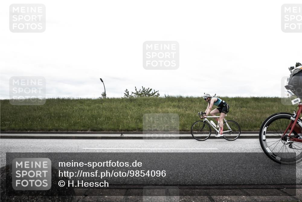 21.06.2026 - 29. Vierlanden-Triathlon H.Heesch http://msf.ph/oto/9854096 21.06.2026 12:06:33 Radfahren 754, 804, 833, 909, 920, 959, 970, 971 meine-sportfotos.de