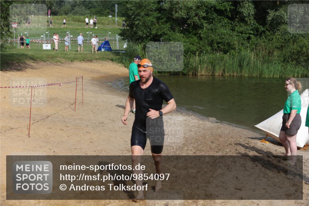 21.06.2026 - 29. Vierlanden-Triathlon Andreas Tolksdorf http://msf.ph/oto/9854097 21.06.2026 08:46:03 Schwimmen 84, 131 meine-sportfotos.de