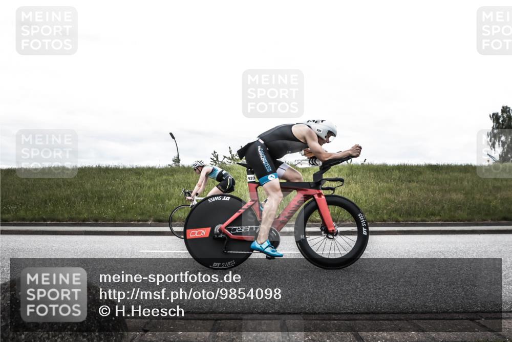 21.06.2026 - 29. Vierlanden-Triathlon H.Heesch http://msf.ph/oto/9854098 21.06.2026 12:06:34 Radfahren 754, 804, 833, 909, 920, 959, 970, 971 meine-sportfotos.de