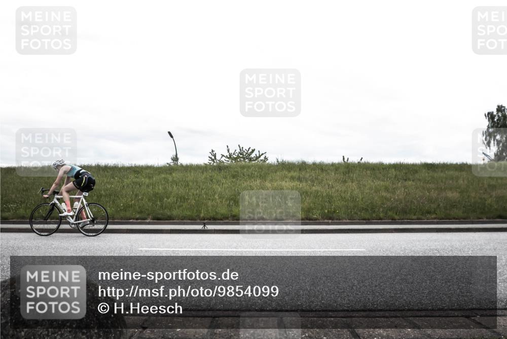 21.06.2026 - 29. Vierlanden-Triathlon H.Heesch http://msf.ph/oto/9854099 21.06.2026 12:06:34 Radfahren 754, 804, 833, 909, 920, 959, 970, 971 meine-sportfotos.de