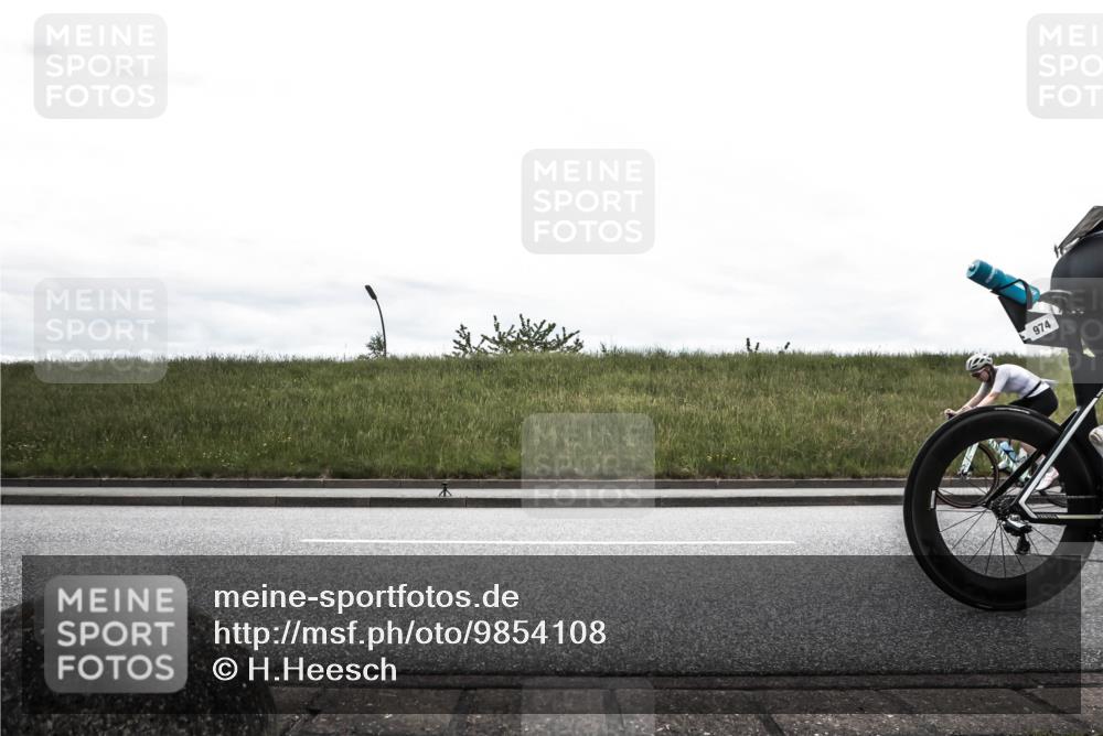 21.06.2026 - 29. Vierlanden-Triathlon H.Heesch http://msf.ph/oto/9854108 21.06.2026 12:06:52 Radfahren 281, 739, 769, 771, 834, 847, 856, 861, 889, 911, 914, 974 meine-sportfotos.de