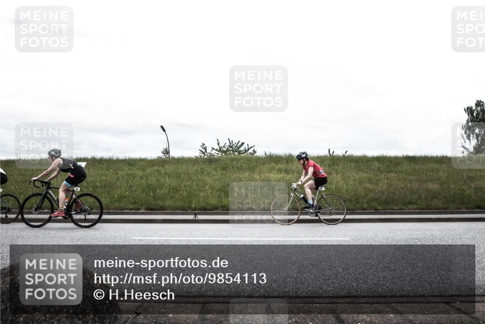 21.06.2026 - 29. Vierlanden-Triathlon H.Heesch http://msf.ph/oto/9854113 21.06.2026 12:06:53 Radfahren 281, 638, 739, 769, 771, 834, 847, 856, 861, 889, 910, 911, 914, 946, 974 meine-sportfotos.de