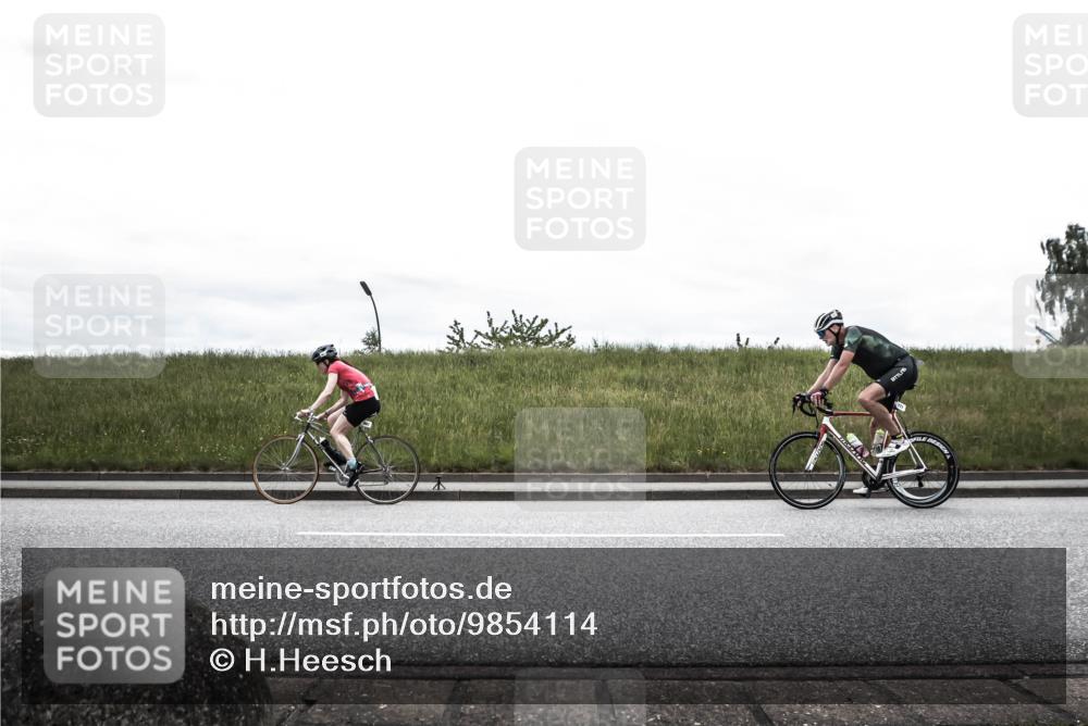 21.06.2026 - 29. Vierlanden-Triathlon H.Heesch http://msf.ph/oto/9854114 21.06.2026 12:06:54 Radfahren 281, 638, 739, 769, 771, 847, 856, 861, 889, 910, 911, 914, 946, 953, 974 meine-sportfotos.de