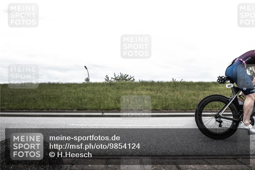 21.06.2026 - 29. Vierlanden-Triathlon H.Heesch http://msf.ph/oto/9854124 21.06.2026 12:07:01 Radfahren 638, 739, 768, 769, 847, 910, 946, 952, 953 meine-sportfotos.de