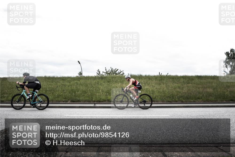 21.06.2026 - 29. Vierlanden-Triathlon H.Heesch http://msf.ph/oto/9854126 21.06.2026 12:07:03 Radfahren 638, 712, 739, 768, 769, 847, 910, 946, 952, 953 meine-sportfotos.de
