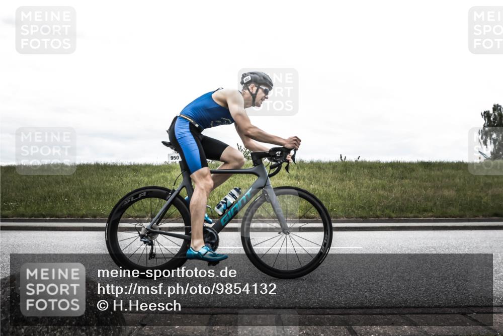 21.06.2026 - 29. Vierlanden-Triathlon H.Heesch http://msf.ph/oto/9854132 21.06.2026 12:07:15 Radfahren 634, 668, 712, 923, 950 meine-sportfotos.de
