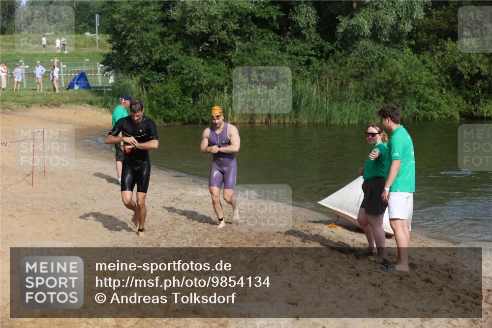 21.06.2026 - 29. Vierlanden-Triathlon Andreas Tolksdorf http://msf.ph/oto/9854134 21.06.2026 08:46:26 Schwimmen 35, 96 meine-sportfotos.de