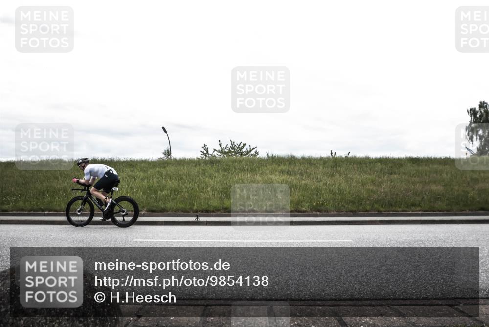 21.06.2026 - 29. Vierlanden-Triathlon H.Heesch http://msf.ph/oto/9854138 21.06.2026 12:07:23 Radfahren 634, 790, 912, 923, 926, 933, 934, 935, 943, 962, 967 meine-sportfotos.de