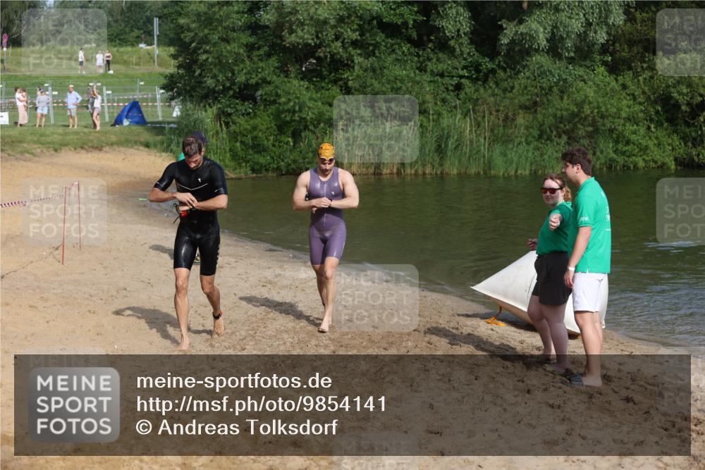 21.06.2026 - 29. Vierlanden-Triathlon Andreas Tolksdorf http://msf.ph/oto/9854141 21.06.2026 08:46:26 Schwimmen 35, 96 meine-sportfotos.de