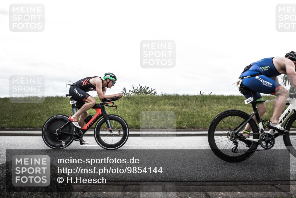 21.06.2026 - 29. Vierlanden-Triathlon H.Heesch http://msf.ph/oto/9854144 21.06.2026 12:07:27 Radfahren 670, 757, 790, 908, 912, 924, 926, 933, 934, 935, 938, 943, 962, 967 meine-sportfotos.de