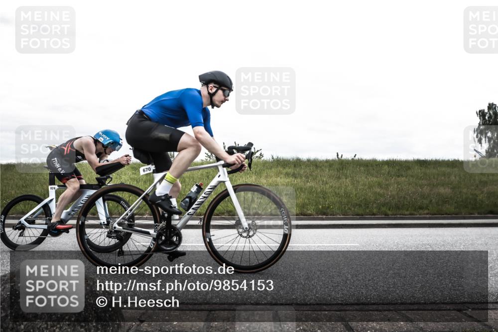 21.06.2026 - 29. Vierlanden-Triathlon H.Heesch http://msf.ph/oto/9854153 21.06.2026 12:07:33 Radfahren 670, 757, 822, 908, 912, 921, 924, 925, 926, 928, 933, 934, 938, 969 meine-sportfotos.de