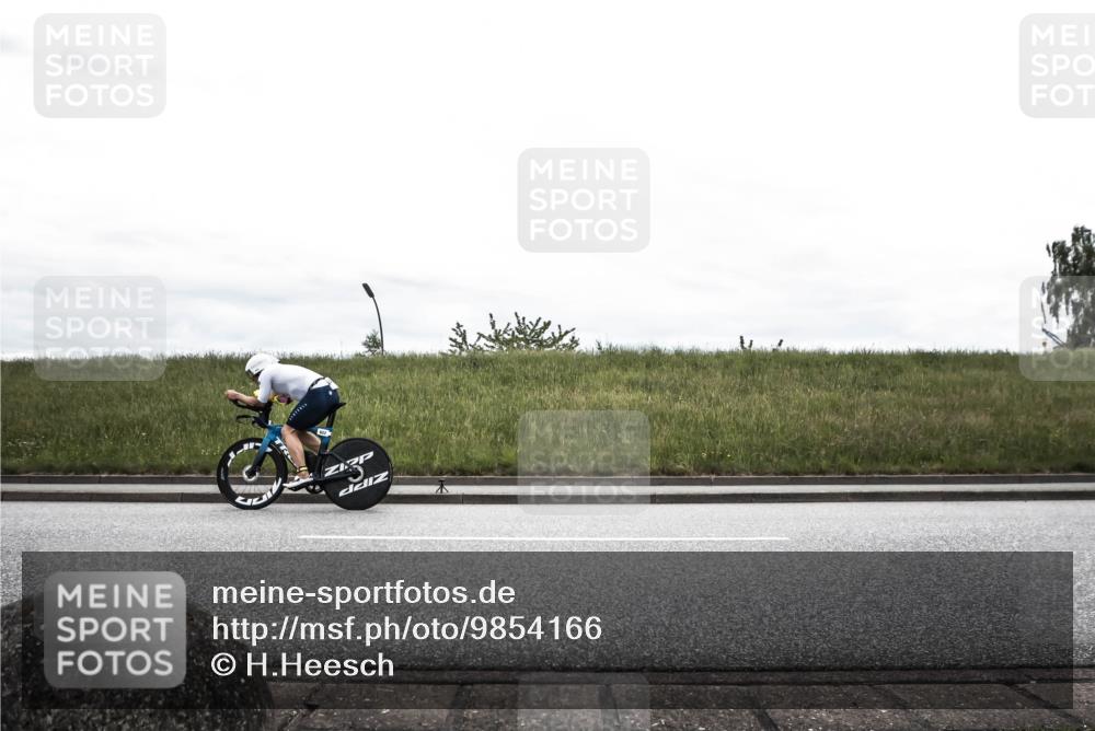 21.06.2026 - 29. Vierlanden-Triathlon H.Heesch http://msf.ph/oto/9854166 21.06.2026 12:07:44 Radfahren 748, 816, 822, 860, 871, 928, 977 meine-sportfotos.de