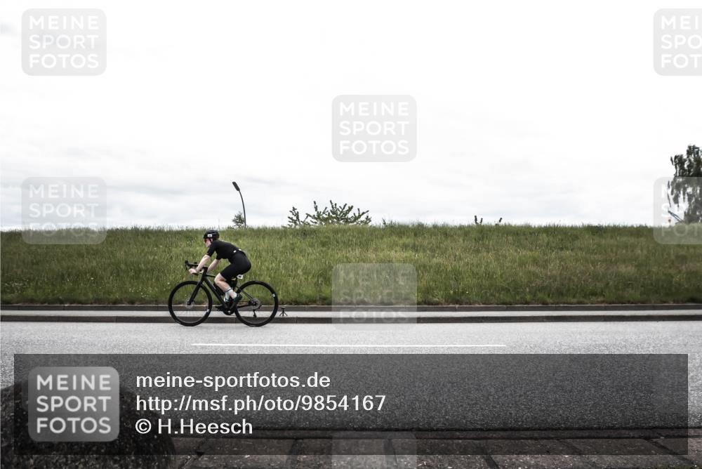21.06.2026 - 29. Vierlanden-Triathlon H.Heesch http://msf.ph/oto/9854167 21.06.2026 12:07:47 Radfahren 748, 816, 860, 871, 977 meine-sportfotos.de