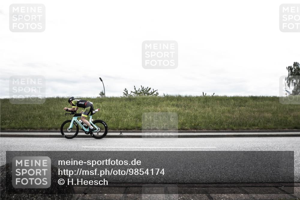 21.06.2026 - 29. Vierlanden-Triathlon H.Heesch http://msf.ph/oto/9854174 21.06.2026 12:08:01 Radfahren 674, 682, 691, 728, 884, 895, 899, 922, 945, 960 meine-sportfotos.de