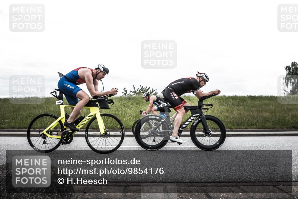21.06.2026 - 29. Vierlanden-Triathlon H.Heesch http://msf.ph/oto/9854176 21.06.2026 12:08:03 Radfahren 674, 682, 691, 884, 895, 907, 922, 945, 960, 981 meine-sportfotos.de