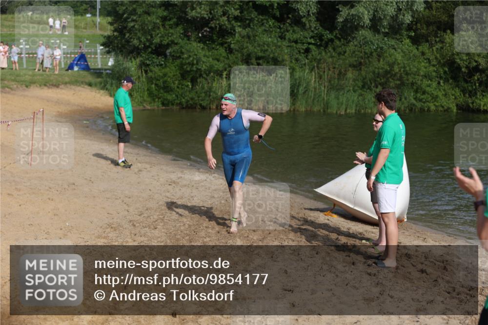 21.06.2026 - 29. Vierlanden-Triathlon Andreas Tolksdorf http://msf.ph/oto/9854177 21.06.2026 08:46:44 Schwimmen 135, 220 meine-sportfotos.de