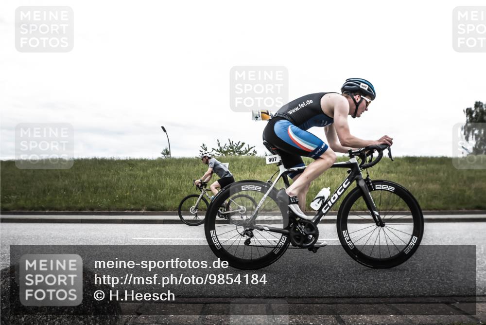 21.06.2026 - 29. Vierlanden-Triathlon H.Heesch http://msf.ph/oto/9854184 21.06.2026 12:08:08 Radfahren 674, 884, 895, 907, 922, 945, 960, 981 meine-sportfotos.de