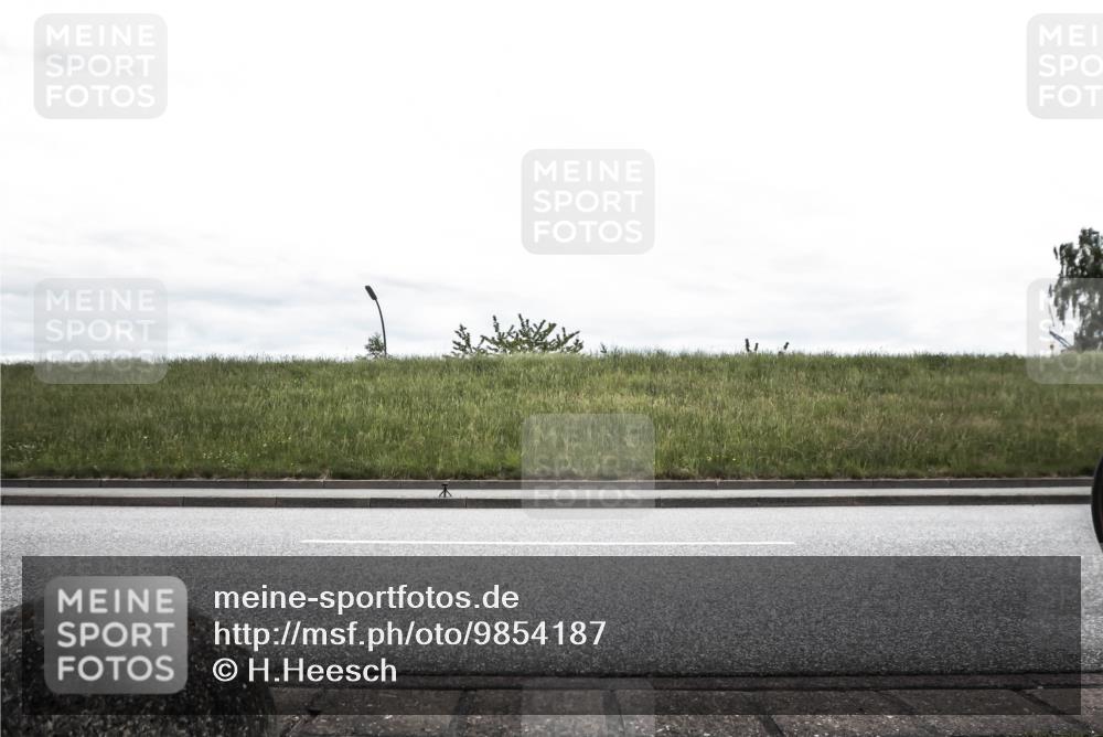 21.06.2026 - 29. Vierlanden-Triathlon H.Heesch http://msf.ph/oto/9854187 21.06.2026 12:08:10 Radfahren 884, 907, 973, 981 meine-sportfotos.de