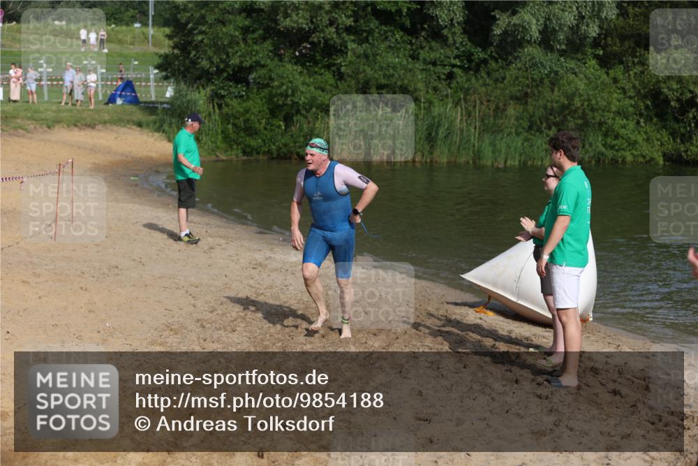21.06.2026 - 29. Vierlanden-Triathlon Andreas Tolksdorf http://msf.ph/oto/9854188 21.06.2026 08:46:44 Schwimmen 135, 220 meine-sportfotos.de