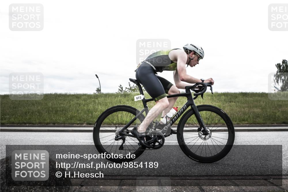 21.06.2026 - 29. Vierlanden-Triathlon H.Heesch http://msf.ph/oto/9854189 21.06.2026 12:08:16 Radfahren 793, 854, 865, 916, 936, 948, 949, 973 meine-sportfotos.de