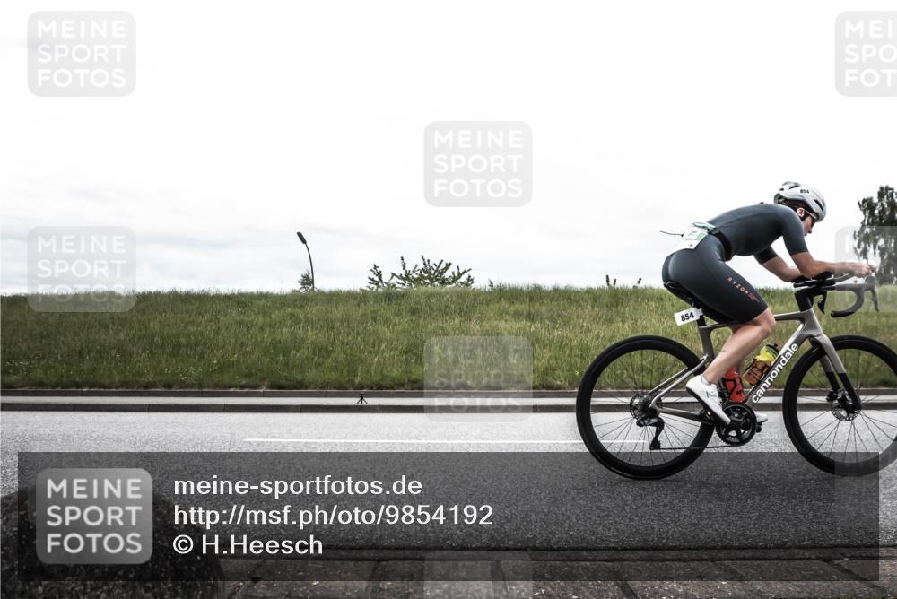21.06.2026 - 29. Vierlanden-Triathlon H.Heesch http://msf.ph/oto/9854192 21.06.2026 12:08:20 Radfahren 793, 854, 865, 916, 936, 948, 949, 973 meine-sportfotos.de