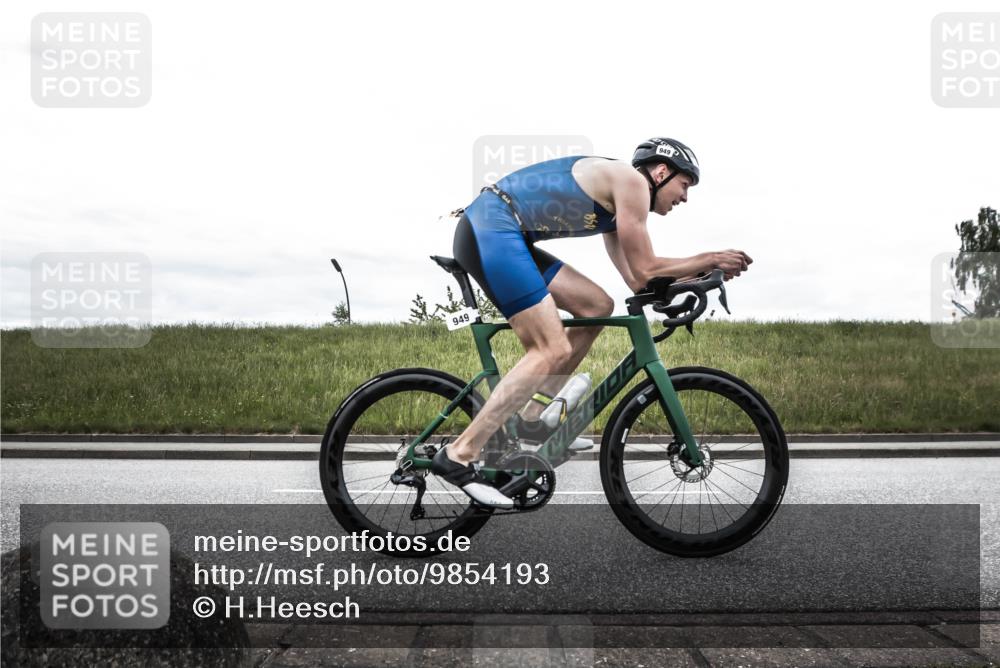 21.06.2026 - 29. Vierlanden-Triathlon H.Heesch http://msf.ph/oto/9854193 21.06.2026 12:08:22 Radfahren 793, 854, 865, 916, 936, 948, 949 meine-sportfotos.de