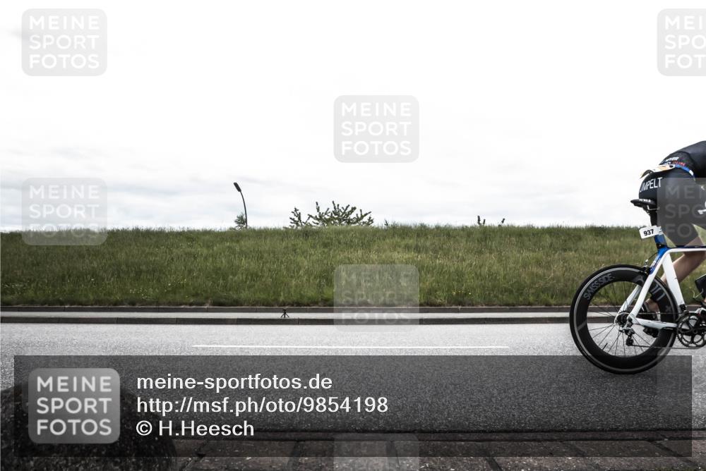 21.06.2026 - 29. Vierlanden-Triathlon H.Heesch http://msf.ph/oto/9854198 21.06.2026 12:08:31 Radfahren 246, 937 meine-sportfotos.de